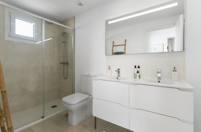 Image No.21-3 Bed House for sale