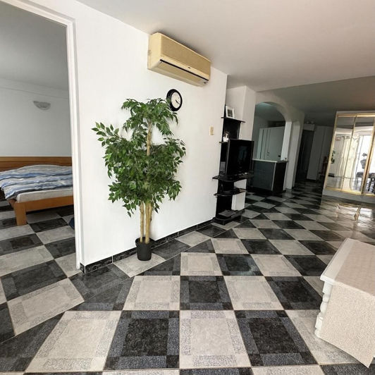 Image No.10-3 Bed Apartment for sale