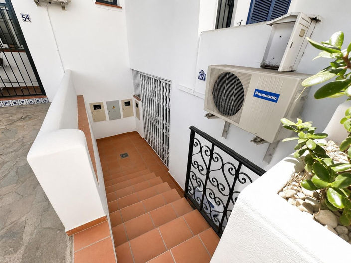 Image No.21-3 Bed Apartment for sale