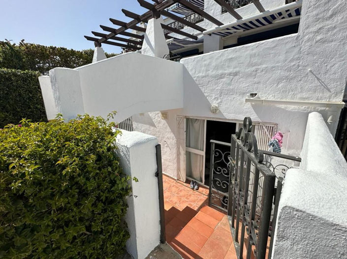 Image No.24-3 Bed Apartment for sale