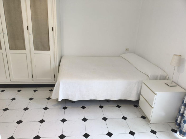 Image No.18-3 Bed Apartment for sale