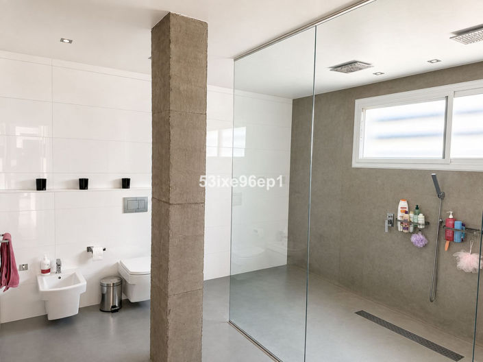 Image No.10-3 Bed Semi-Detached for sale