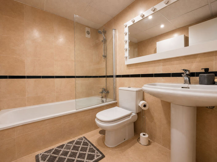 Image No.18-3 Bed Apartment for sale