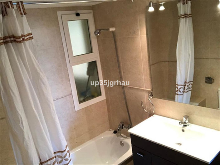 Image No.32-2 Bed Apartment for sale