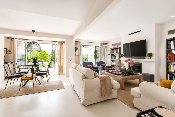 Image No.2-6 Bed Townhouse for sale