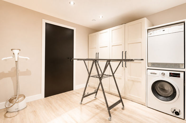 Image No.24-6 Bed Townhouse for sale