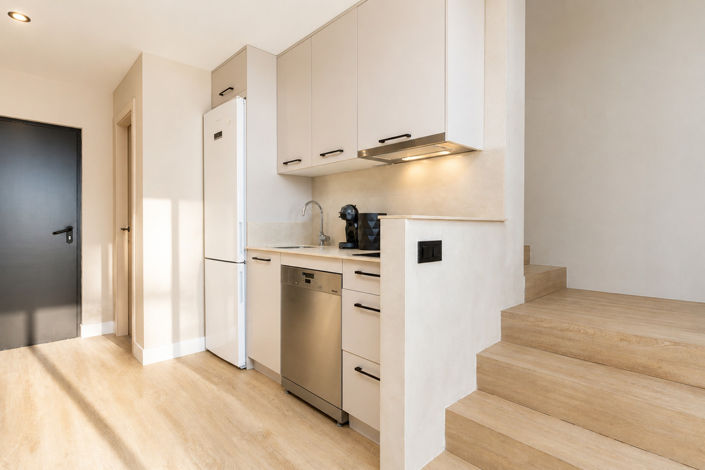 Image No.30-6 Bed Townhouse for sale