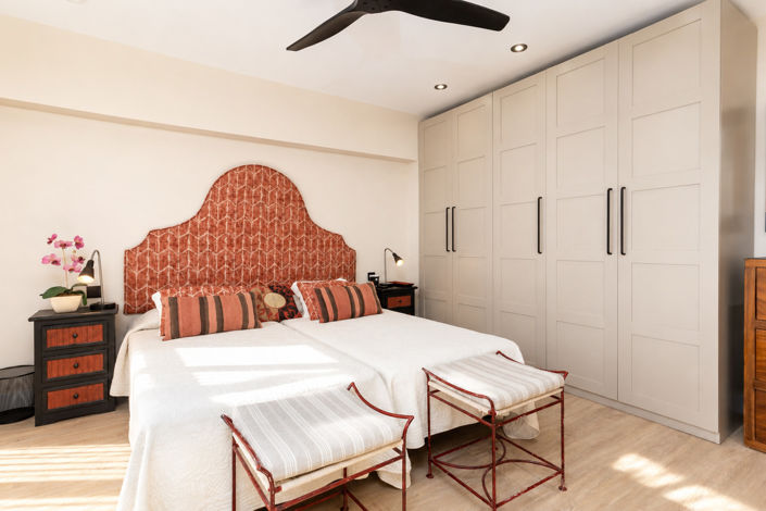 Image No.31-6 Bed Townhouse for sale