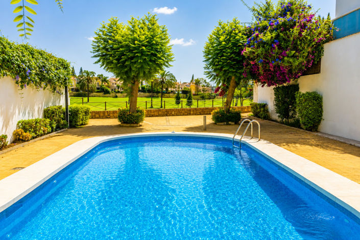 Image No.60-6 Bed Townhouse for sale