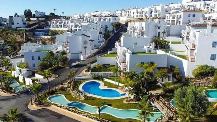 Image No.13-3 Bed Apartment for sale