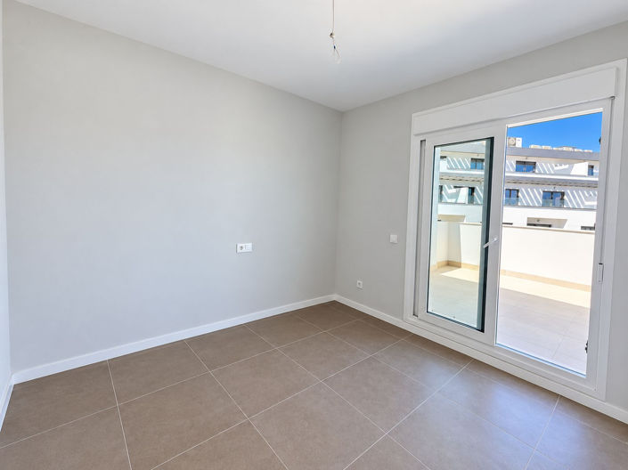 Image No.11-3 Bed Apartment for sale