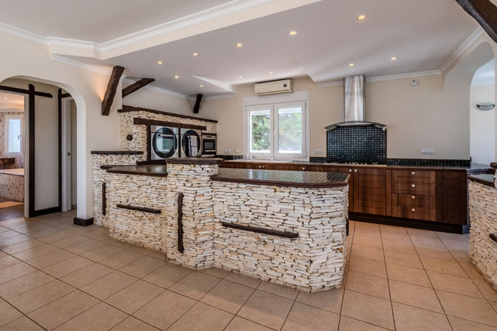 Image No.9-6 Bed Villa for sale