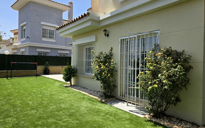 Image No.14-5 Bed Villa for sale