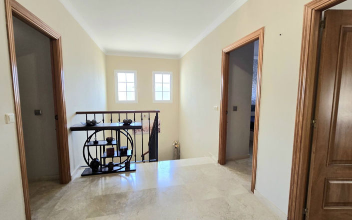 Image No.29-5 Bed Villa for sale