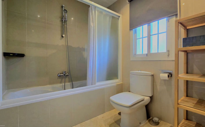 Image No.47-5 Bed Villa for sale