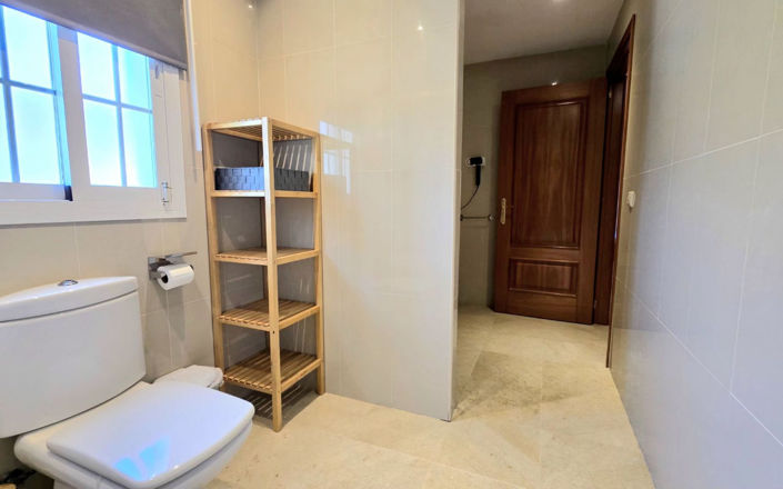 Image No.49-5 Bed Villa for sale