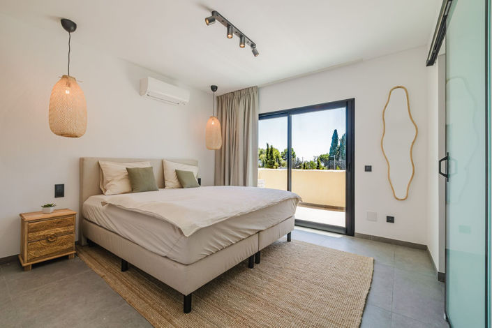 Image No.19-3 Bed Townhouse for sale