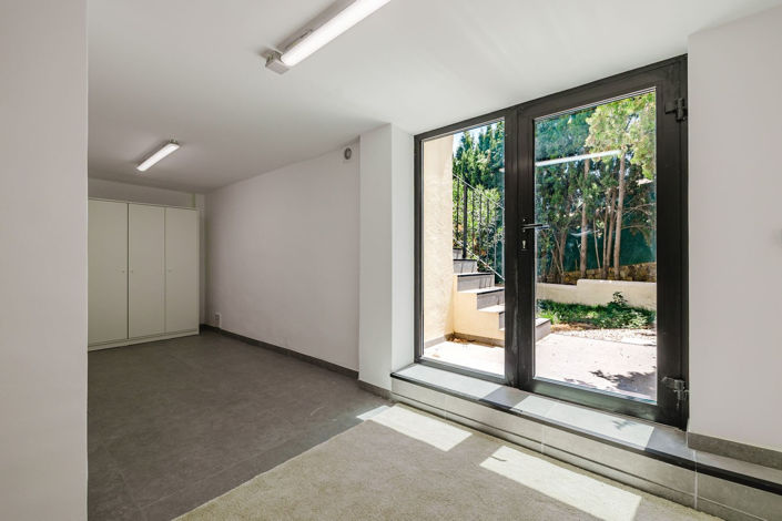 Image No.34-3 Bed Townhouse for sale