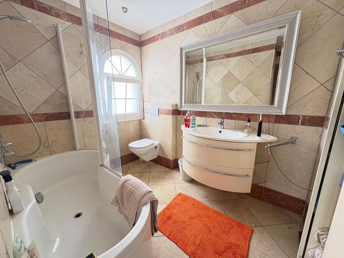 Image No.27-2 Bed Apartment for sale