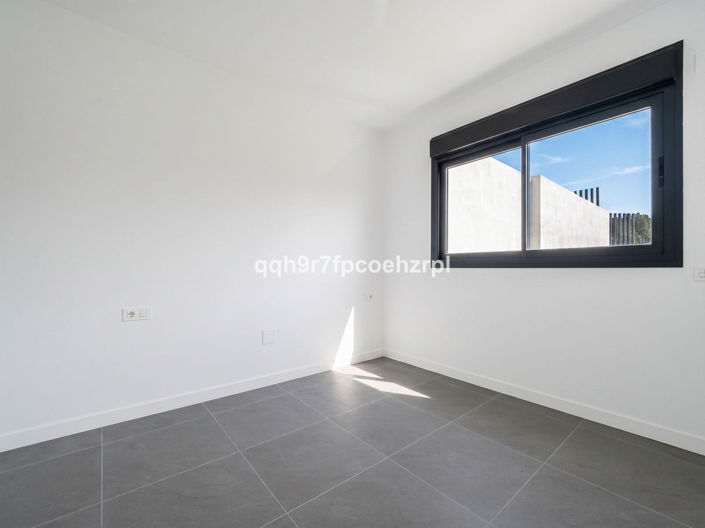 Image No.26-2 Bed Apartment for sale