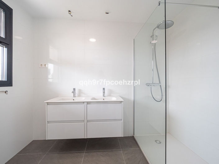 Image No.31-2 Bed Apartment for sale