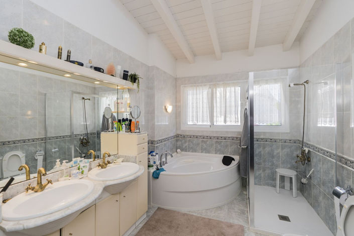 Image No.27-4 Bed Villa for sale