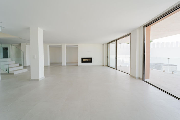 Image No.8-4 Bed Villa for sale