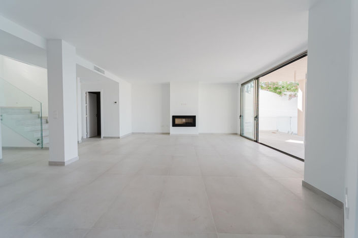 Image No.11-3 Bed Villa for sale