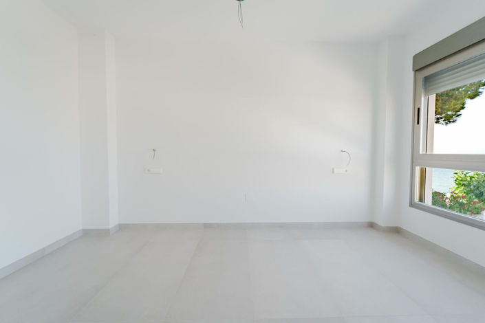Image No.27-3 Bed Villa for sale