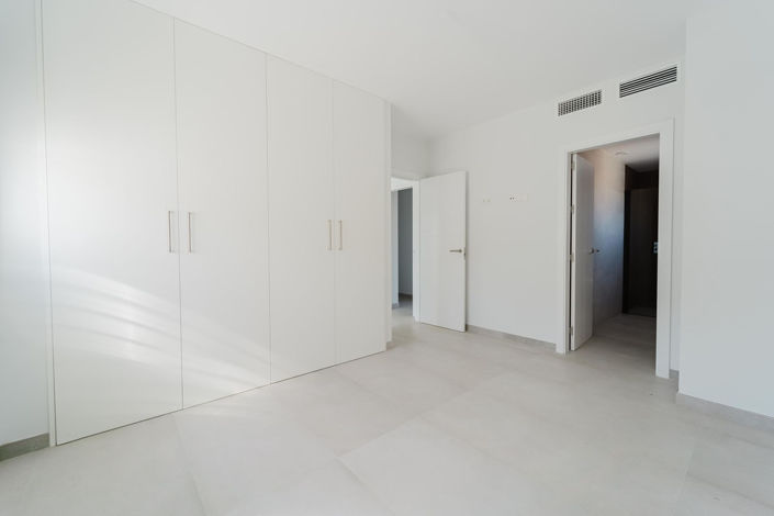Image No.33-3 Bed Villa for sale