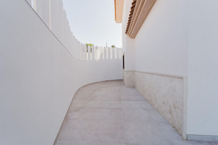Image No.8-3 Bed Villa for sale
