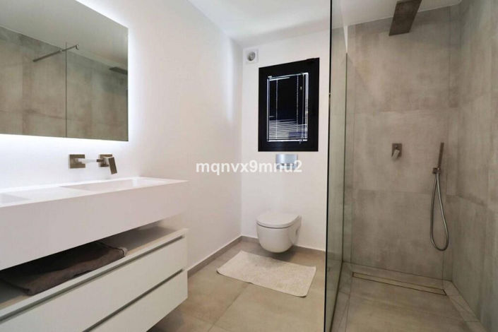 Image No.19-3 Bed Villa for sale