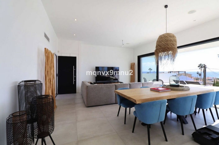 Image No.20-3 Bed Villa for sale