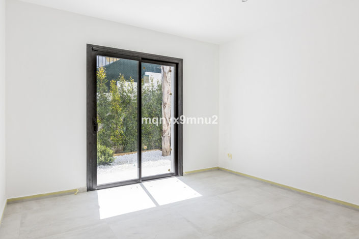 Image No.26-3 Bed Villa for sale