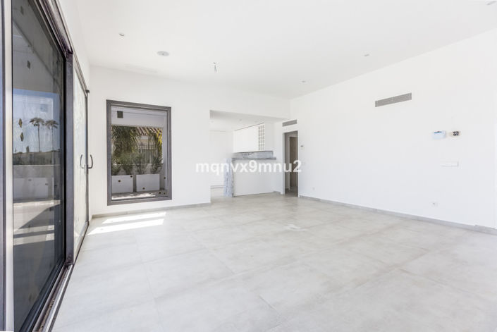 Image No.31-3 Bed Villa for sale