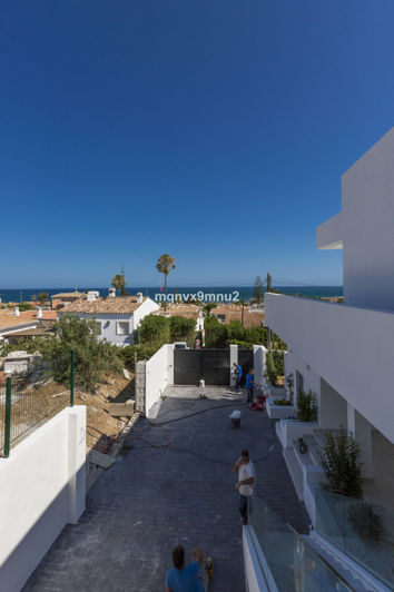 Image No.40-3 Bed Villa for sale
