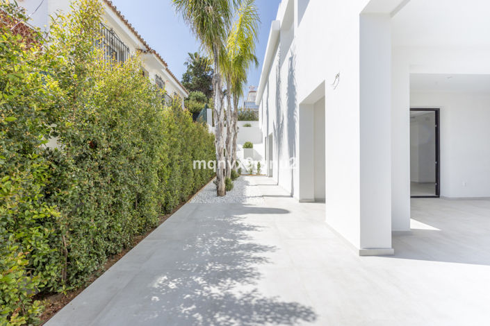 Image No.57-3 Bed Villa for sale