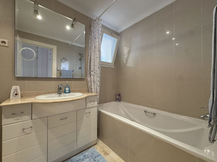 Image No.16-3 Bed Apartment for sale