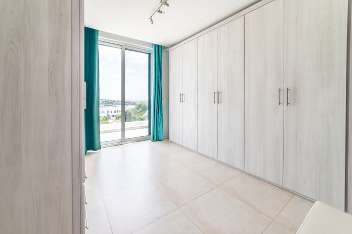 Image No.15-3 Bed Apartment for sale