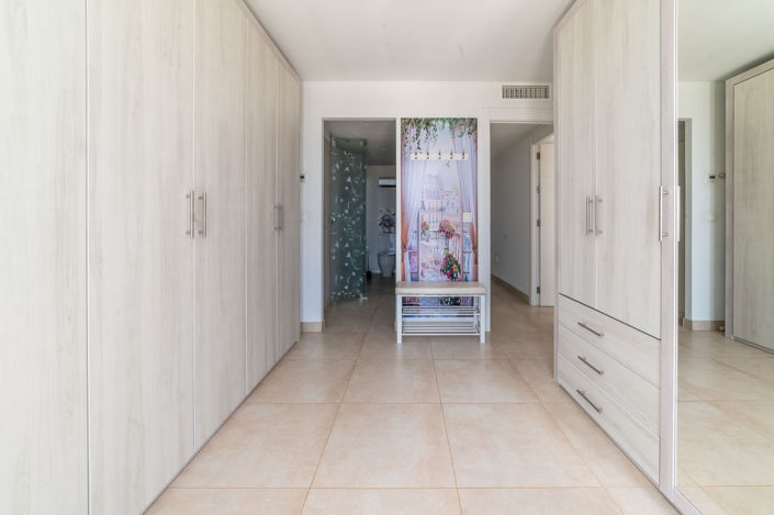 Image No.17-3 Bed Apartment for sale