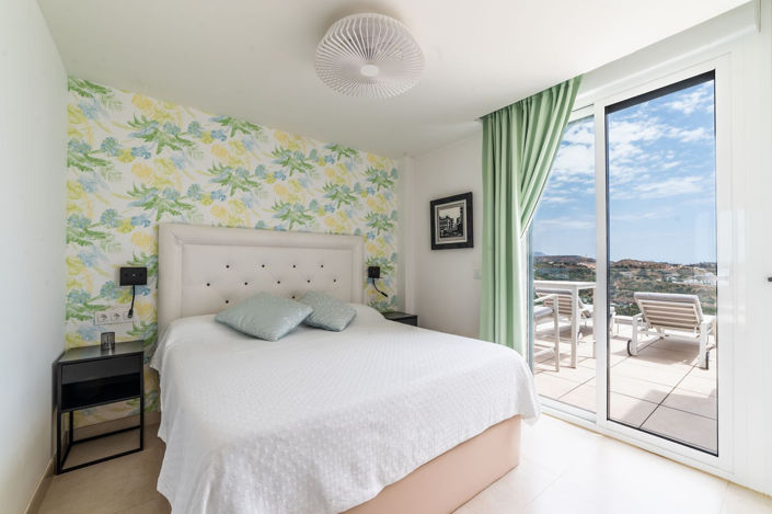 Image No.20-3 Bed Apartment for sale