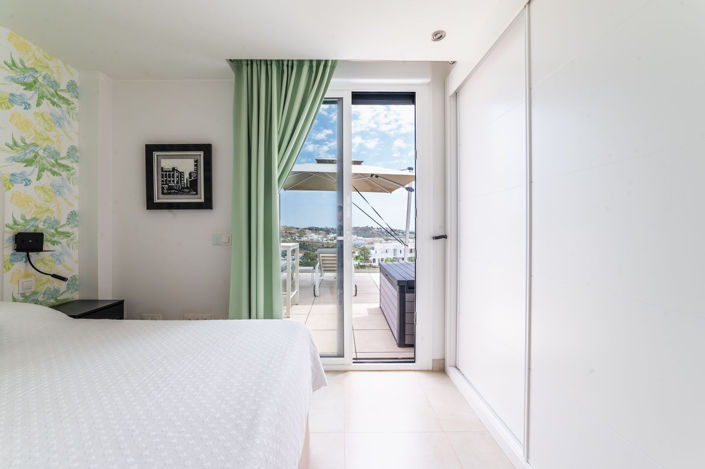 Image No.21-3 Bed Apartment for sale