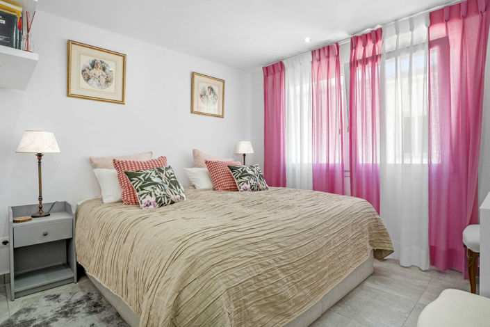 Image No.18-3 Bed Townhouse for sale