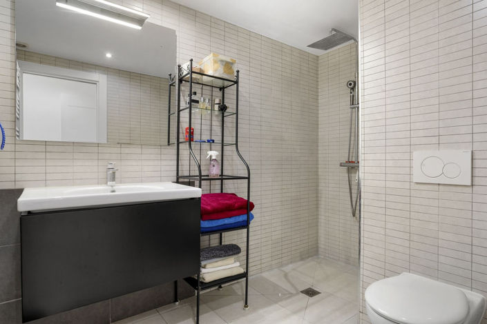 Image No.28-3 Bed Townhouse for sale