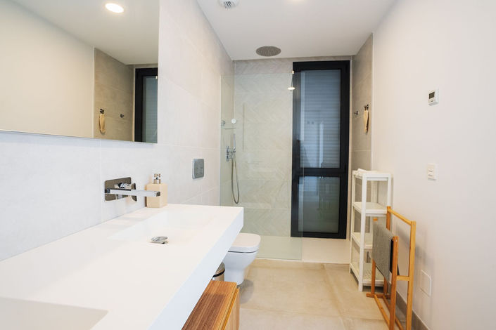 Image No.18-4 Bed Townhouse for sale