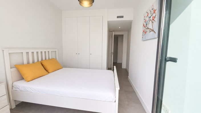 Image No.12-3 Bed Townhouse for sale