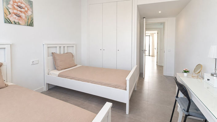 Image No.14-3 Bed Townhouse for sale