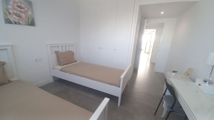 Image No.20-3 Bed Townhouse for sale