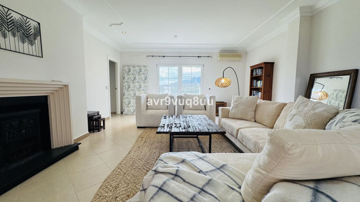 Image No.6-7 Bed Villa for sale