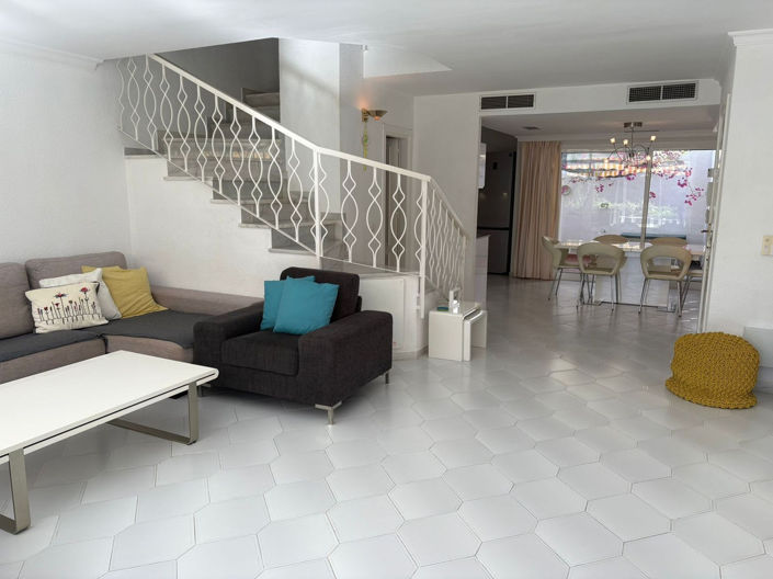 Image No.13-3 Bed Semi-Detached for sale